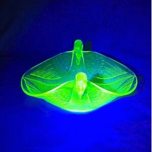 Vintage Fenton‎ Double Swan Handled Bowl, Uranium Green GLOW